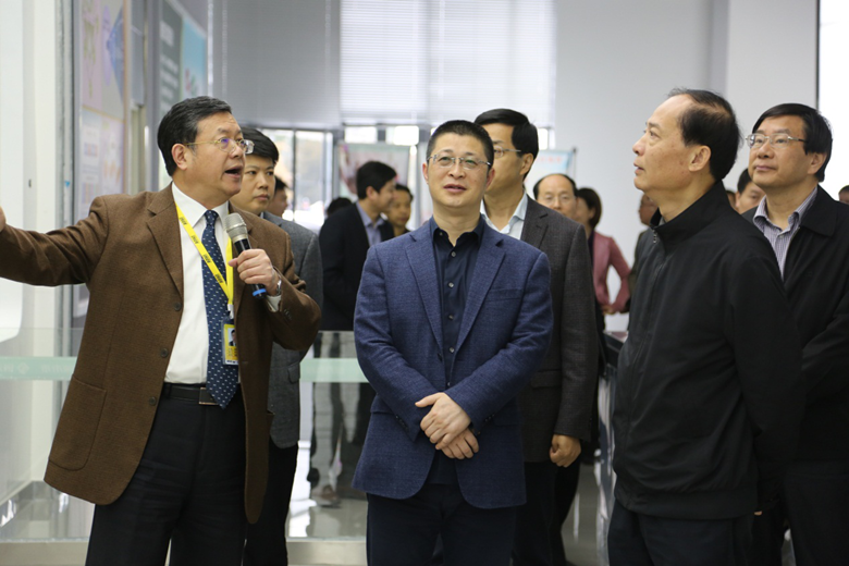 2022年7月5日江蘇省人大常委會(huì)副主任姒健敏來雙登蓄電池集團(tuán)調(diào)研